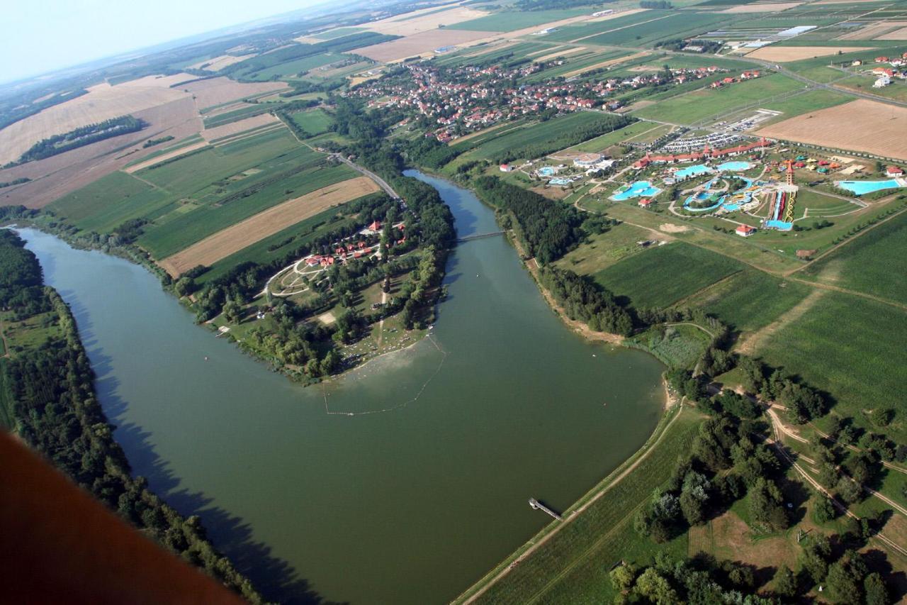 Lilla Vendeglakas Zalaegerszeg Sziveben Lägenhet Exteriör bild